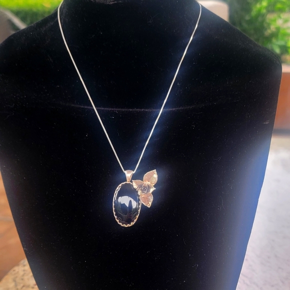 Sterling Silver Onyx Pendant - Picture 1 of 3